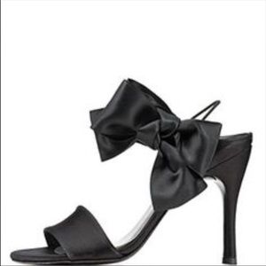 Stuart Weitzman sexy heel w/bow